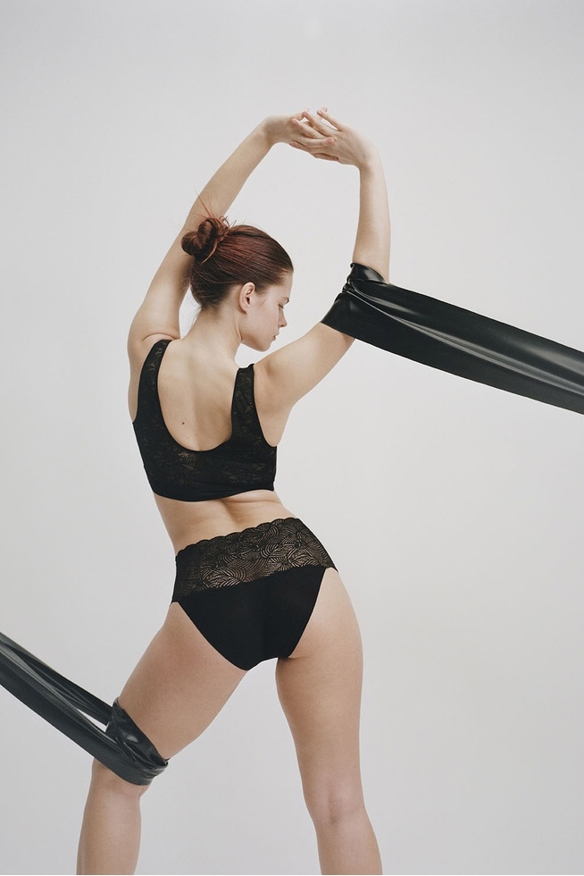 Женские высокие черные трусы-слипы one size Soft Stretch Chantelle