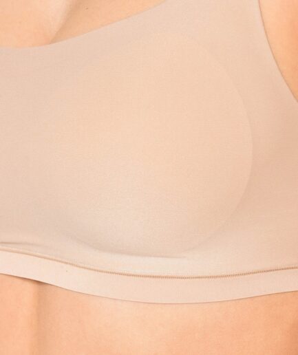 Бюстгальтер-топ с плотной чашкой Soft Stretch Chantelle