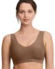 Бюстгальтер-топ с плотной чашкой Soft Stretch Chantelle