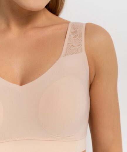 Бесшовный бюстгальтер-топ с плотной чашкой Soft Stretch Chantelle